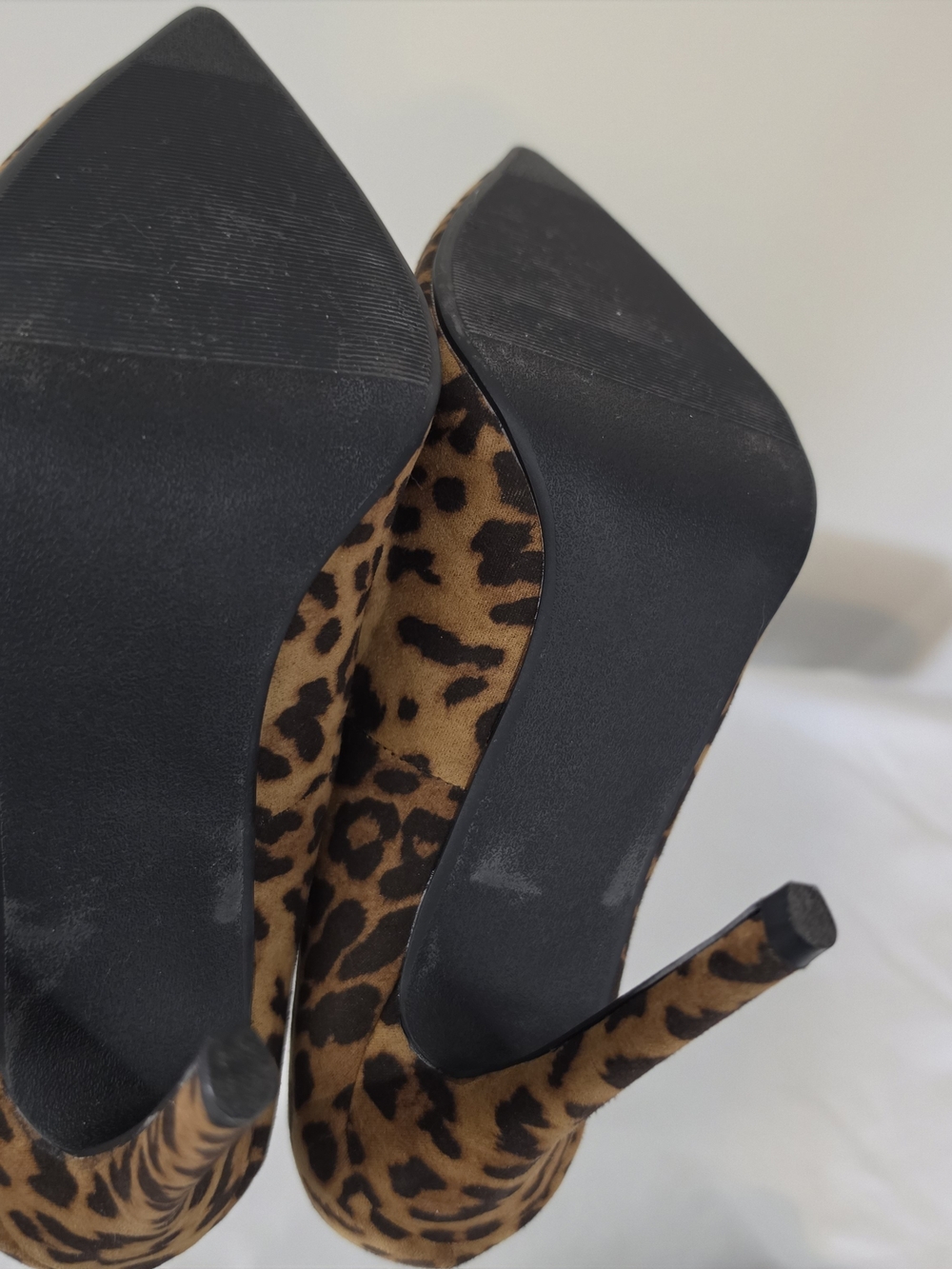 LEOPARD PRINT POINTED TOE STILETTO PUMPS SIZE 9 NWOT ANIMAL PRINT HEELS - Picture 4 of 7